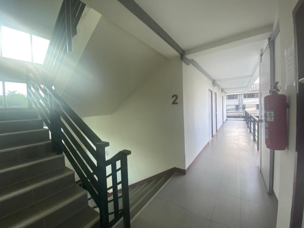 Oyo 1135 Triple A Residence Chiang Mai Eksteriør billede