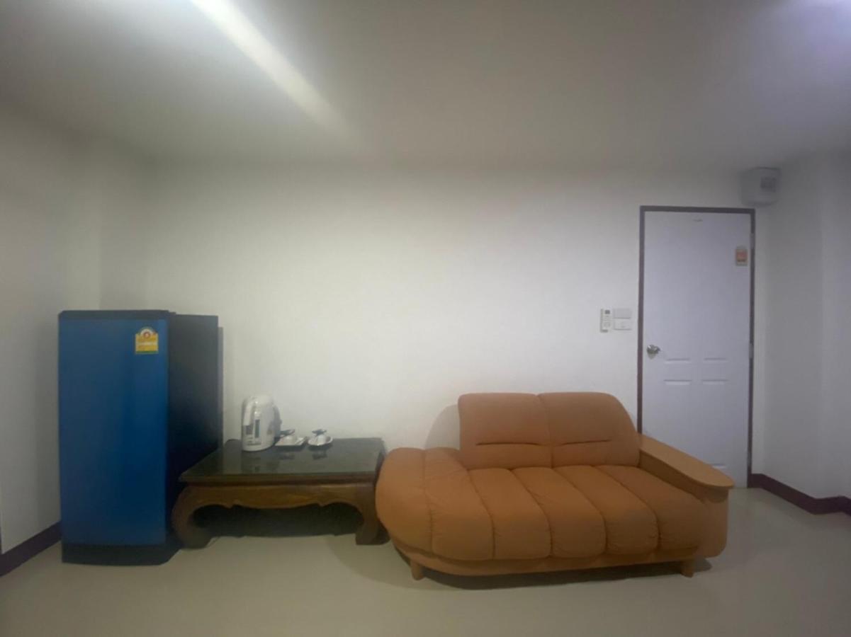 Oyo 1135 Triple A Residence Chiang Mai Eksteriør billede