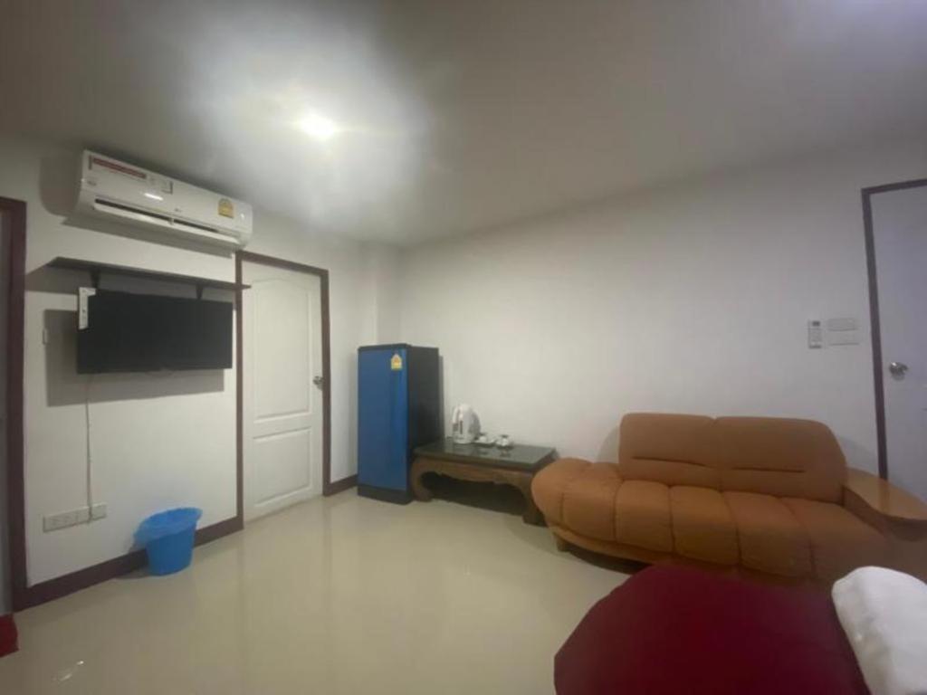 Oyo 1135 Triple A Residence Chiang Mai Eksteriør billede