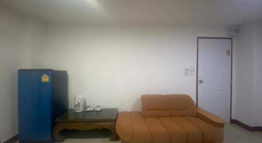 Oyo 1135 Triple A Residence Chiang Mai Eksteriør billede